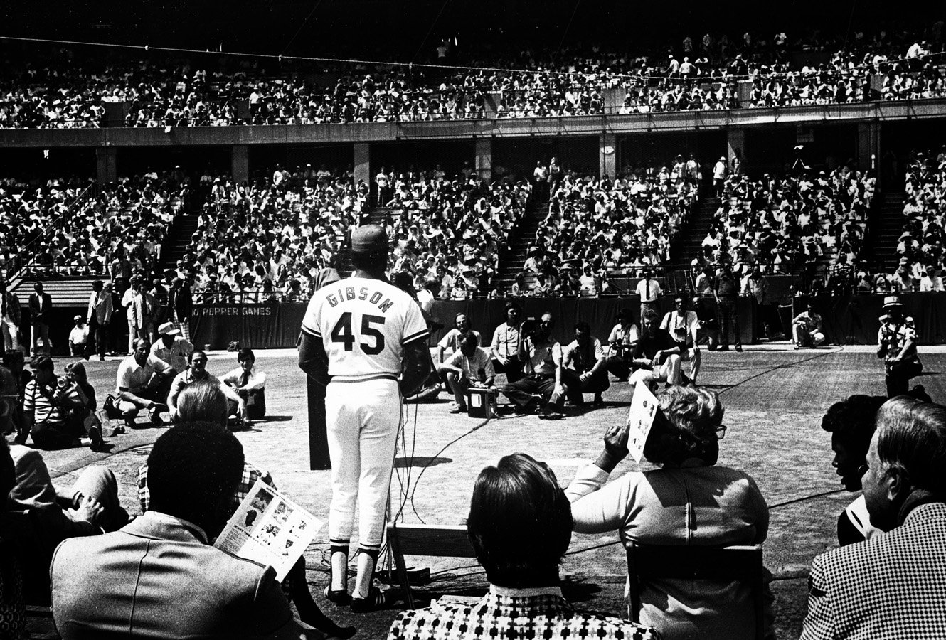 Bob Gibson "Retire"  St. Louis 1975