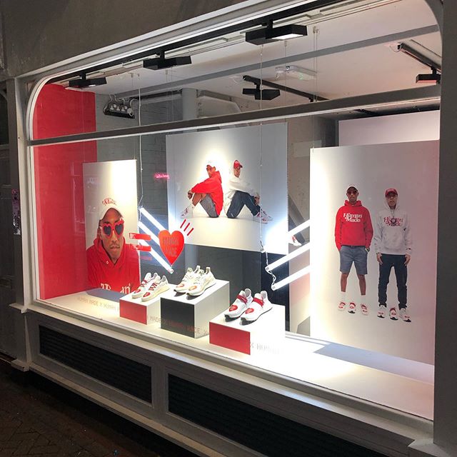 Another day and another great install over at @adidasoriginals Fouberts Place. Thanks @studioxag for letting us work on this one with you. The vinyl just make this on pop so well. 🙌🏽🙌🏽🙌🏽 #adidas #windows #windowdisply #adidasoriginals #trainers