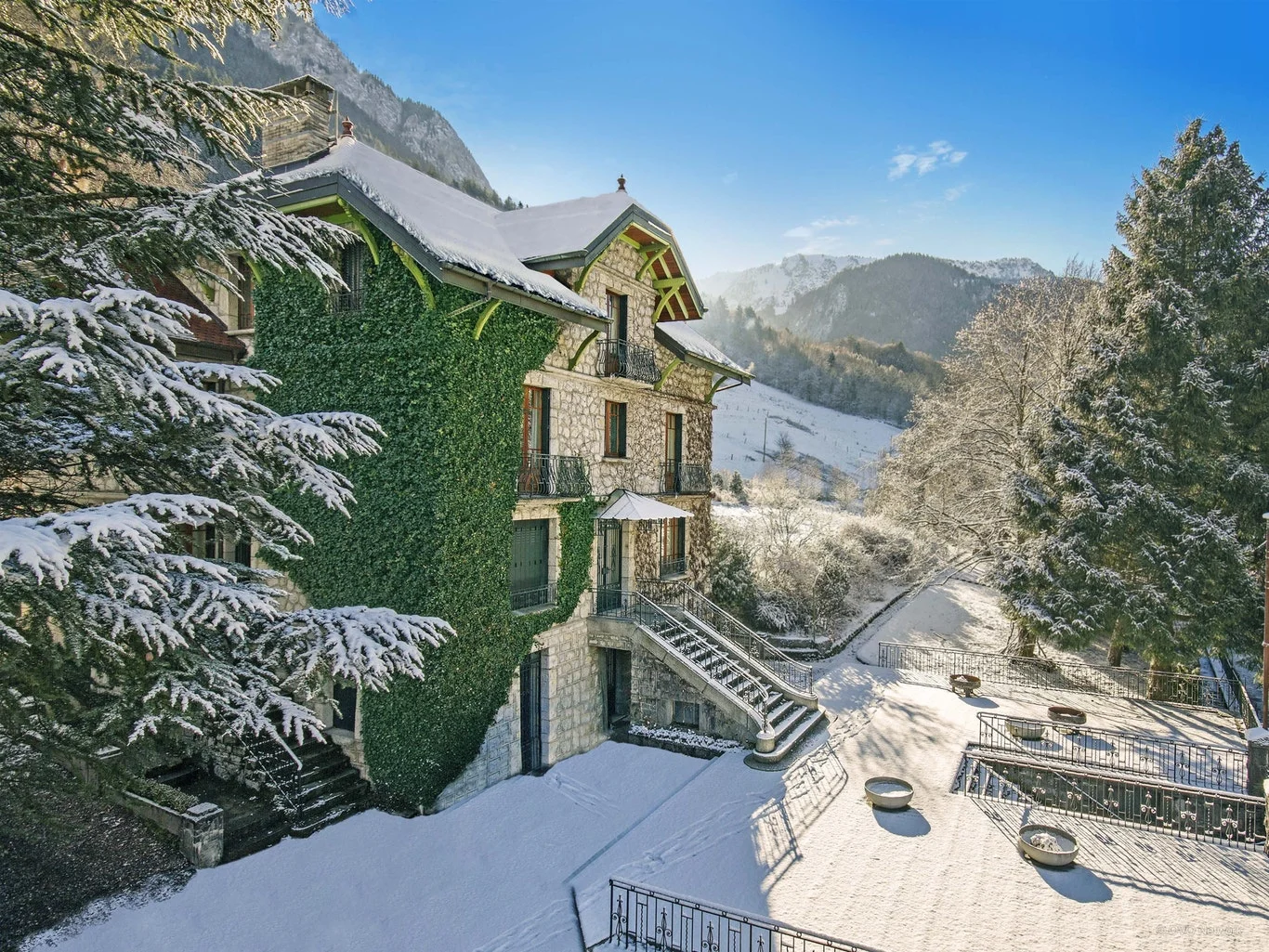 1443-Manoir-de-_Leschaux-AN-20160210-02-EU-RJ2.jpg