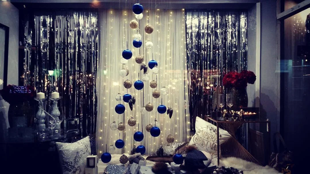 Burrow & Hide Xmas Window.jpg