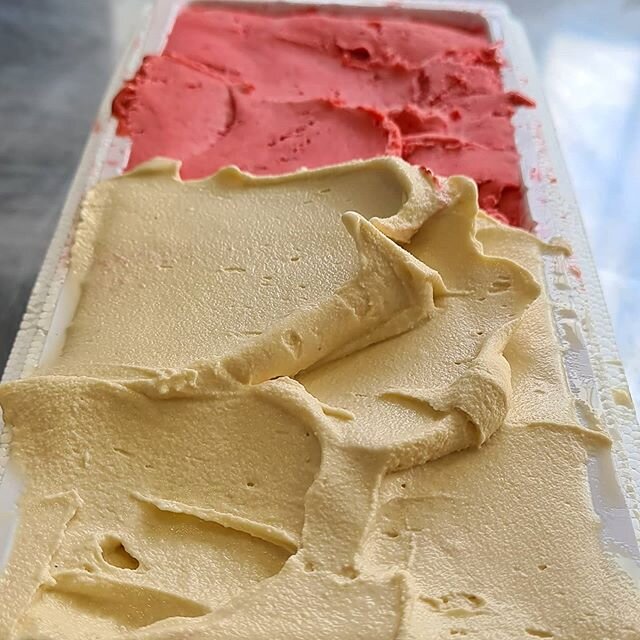 &quot;May the 4th be with you!&quot;
.
.
.

#starwars #maythe4thbewithyou #saltedcaramel #raspberry #sorbet #takeaway #homedelivery #sydney #wollongong #gelatomancart #neveratimethatsnotright