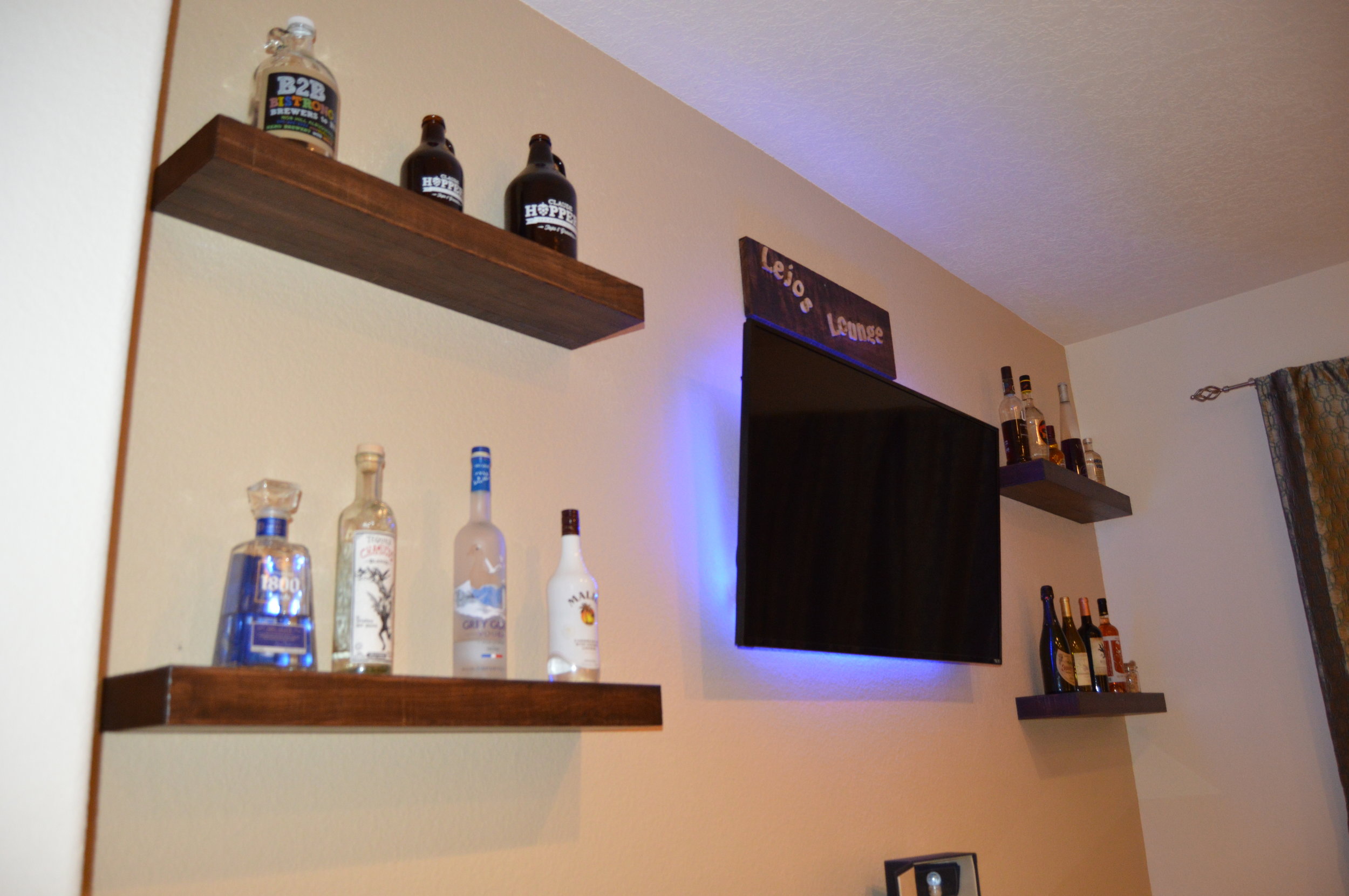 "Lejos Lounge" aka "Far Away Lounge"