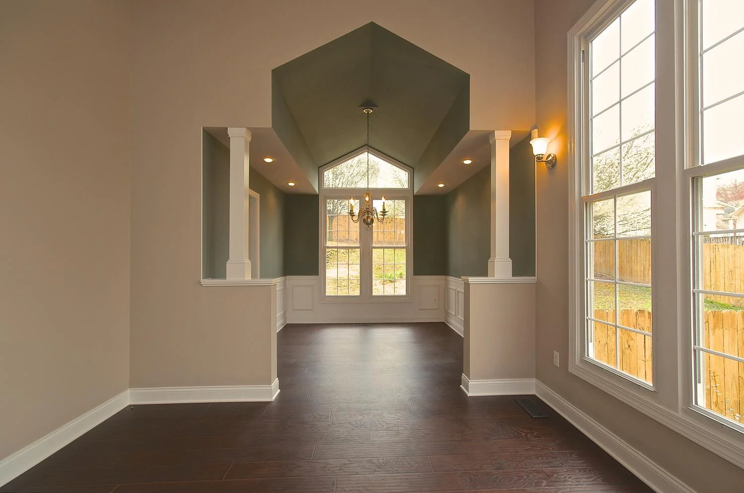 2707 Bakertown Rd Knoxville TN-large-007-Living Room-1500x994-72dpi.jpg