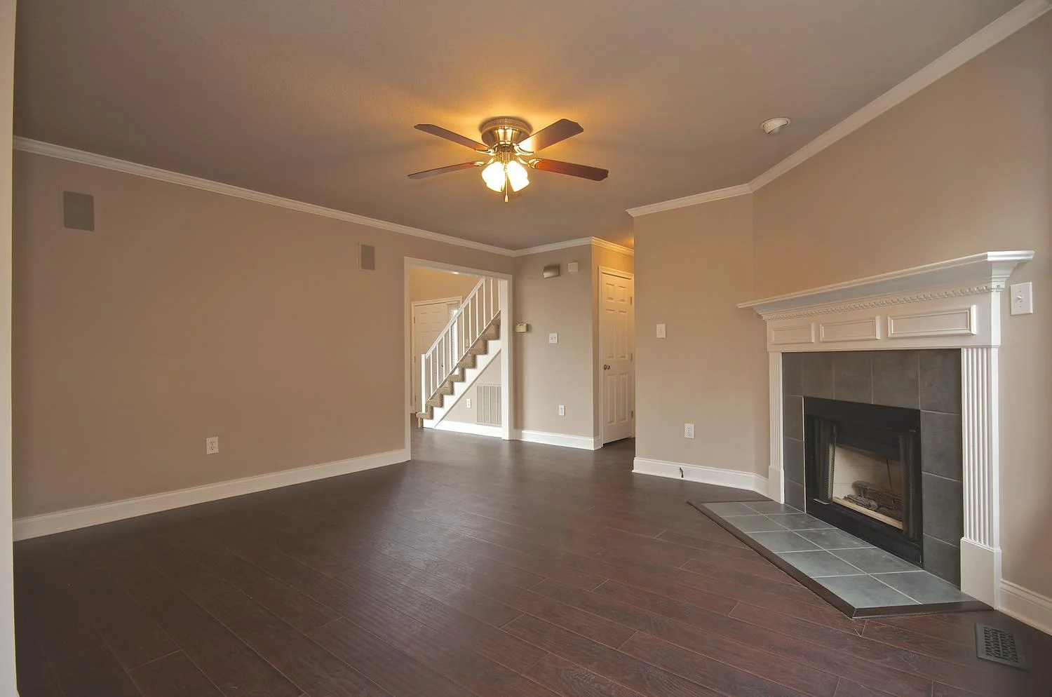 2707 Bakertown Rd Knoxville TN-large-016-Family Room-1500x994-72dpi.jpg