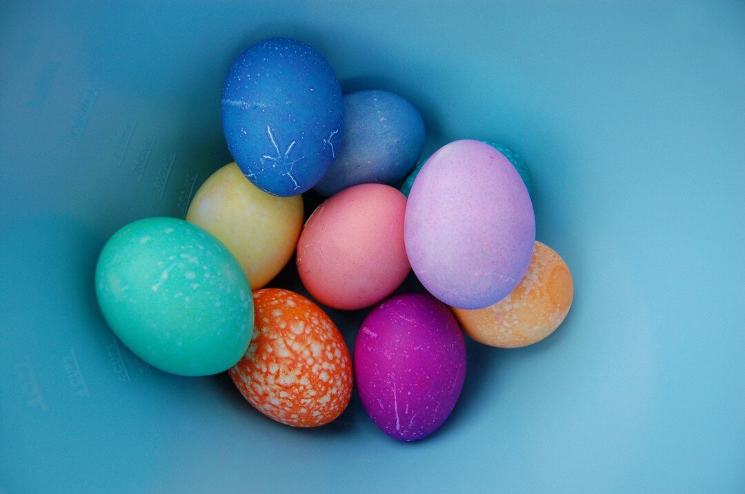Easter is just around the corner! Know how to safely decorate hard-boiled eggs to prevent foodborne illness. 🥚 See link in bio for more info.