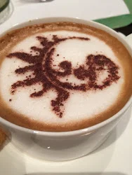 Renoir and heartbreak over coffee