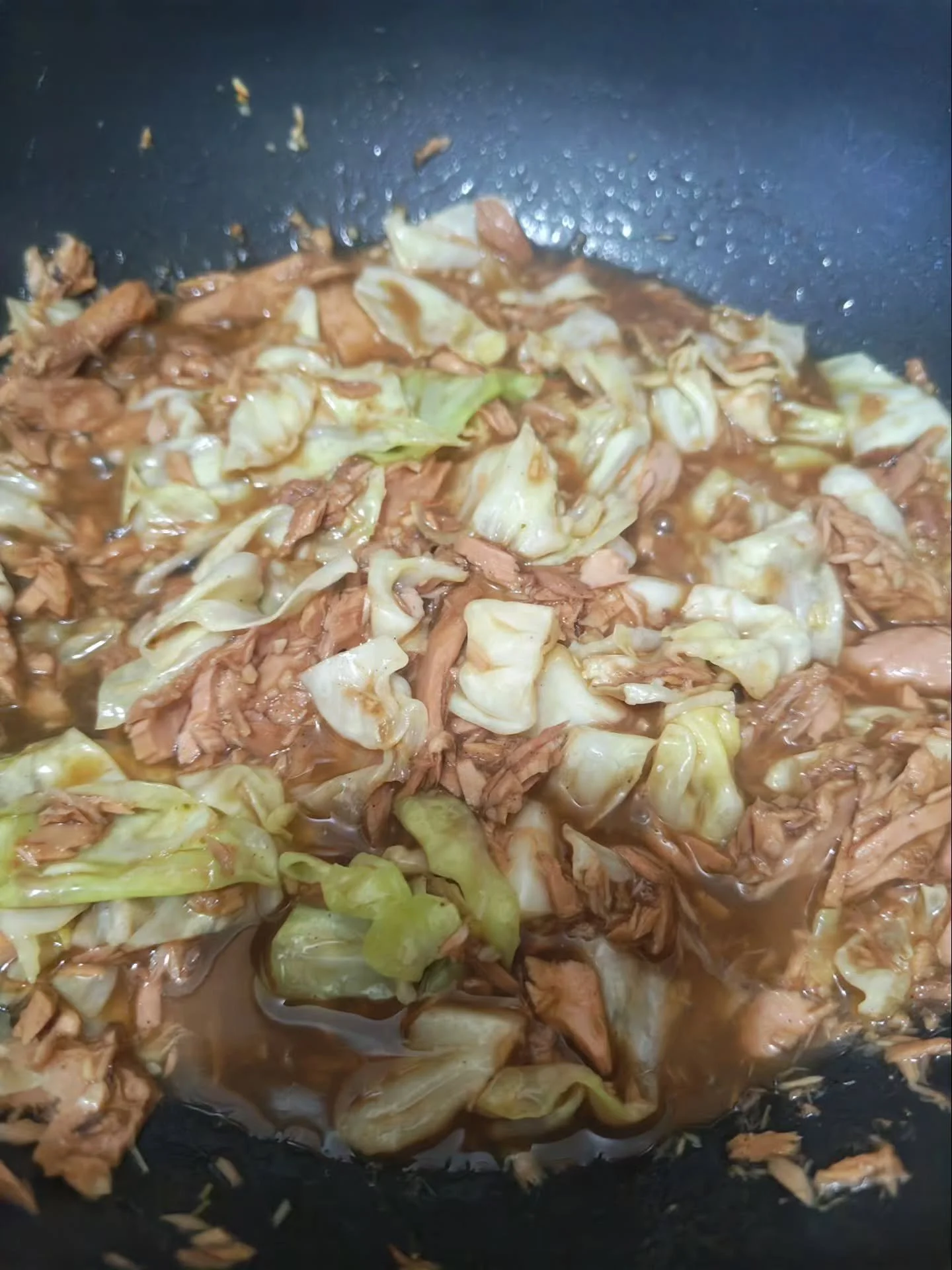 266/365

Too lazy to cook something "complicated" today but still needed something relatively healthy. Adding cabbage to tuna (in sunflower oil) did the trick. 

September 23, 2026

#photoaday2026ida