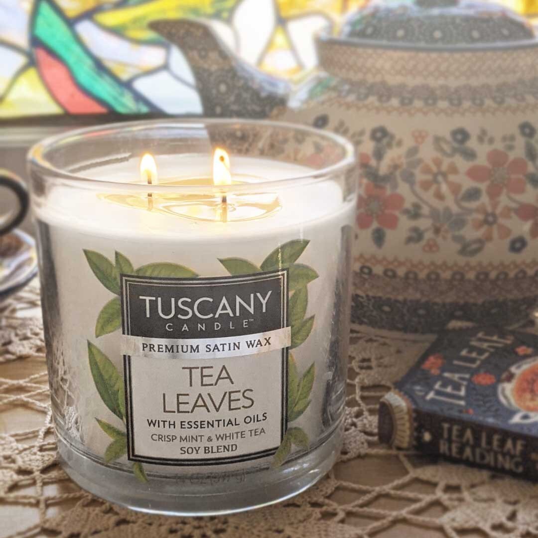 Come gather 'round the teapot and unveil the mysteries of your future with every flicker of our Tea Leaves candle. 🫖✨🔮