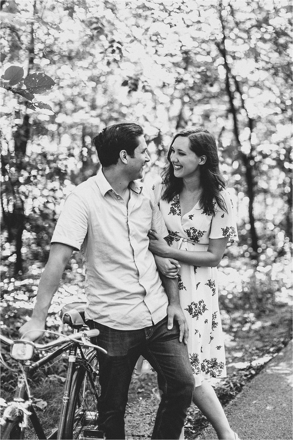 Vintage Bicycle Engagement Shoot_0008.jpg