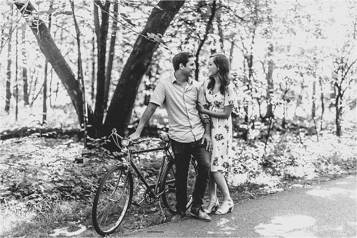 Vintage Bicycle Engagement Shoot_0010.jpg