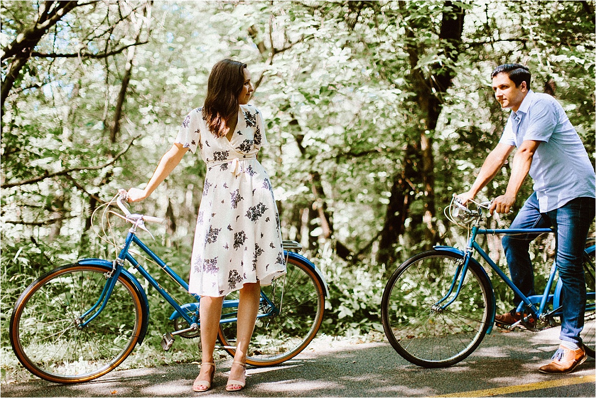 Vintage Bicycle Engagement Shoot_0038.jpg