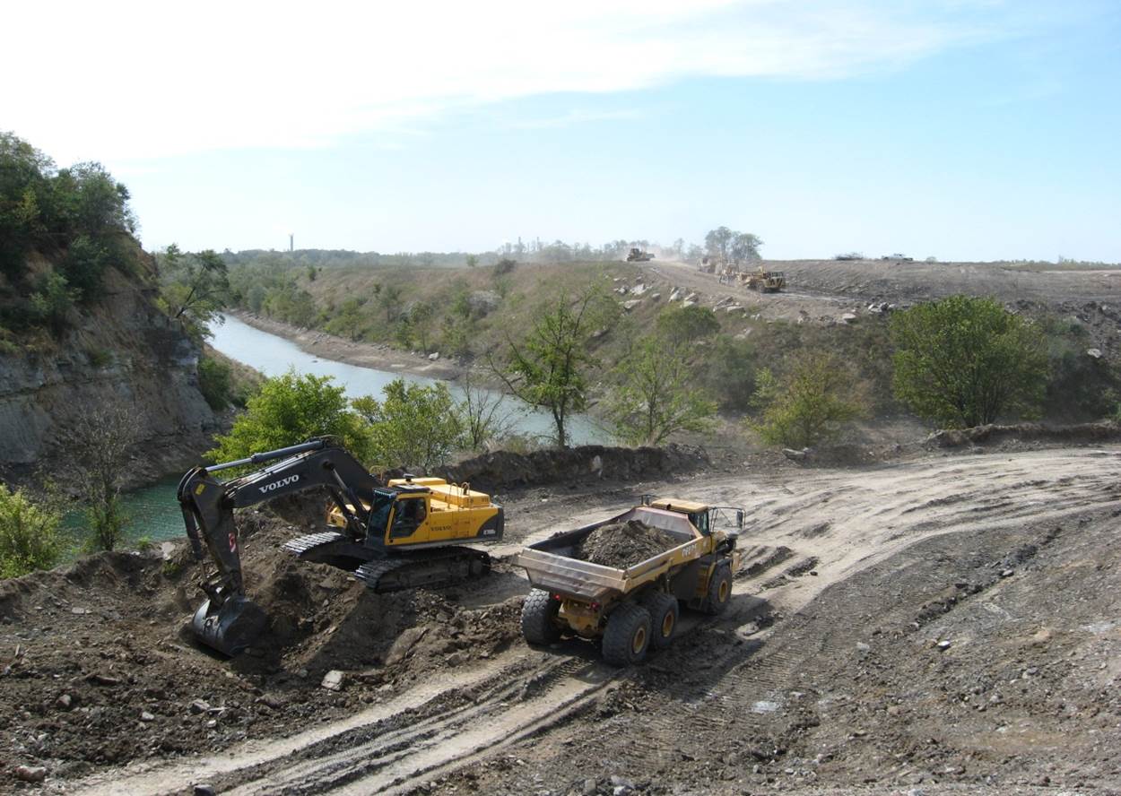 ALCOA Y-Pit Mining.jpg