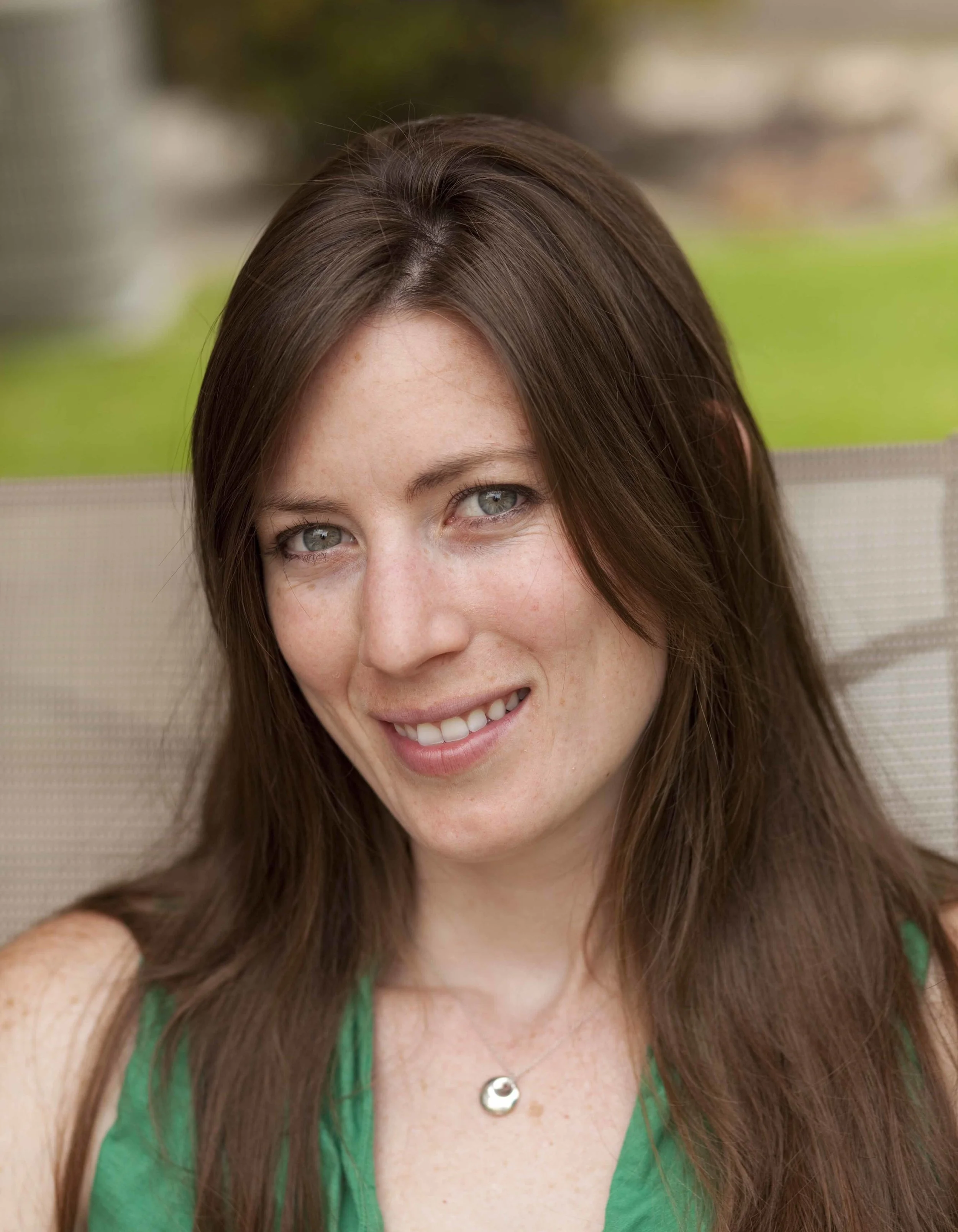 AmieGordon_Headshot.jpg