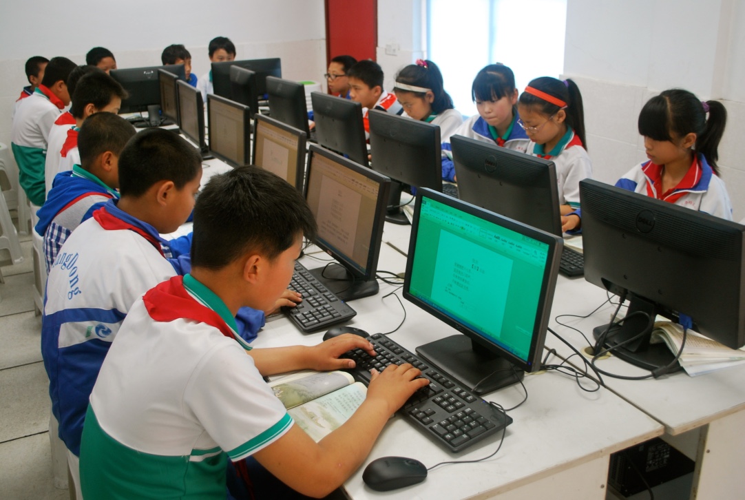 students work on new computers