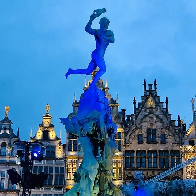 Amazing architecture old and new.  Same for art.  The boys enjoyed Rubens and street art.  Great food, beer and friends.  Antwerp it&rsquo;s been fun!
&bull;
&bull;
&bull;
@kensoons
#touristaf#wanderlust #travel #atlphotographer #family #friends#antw