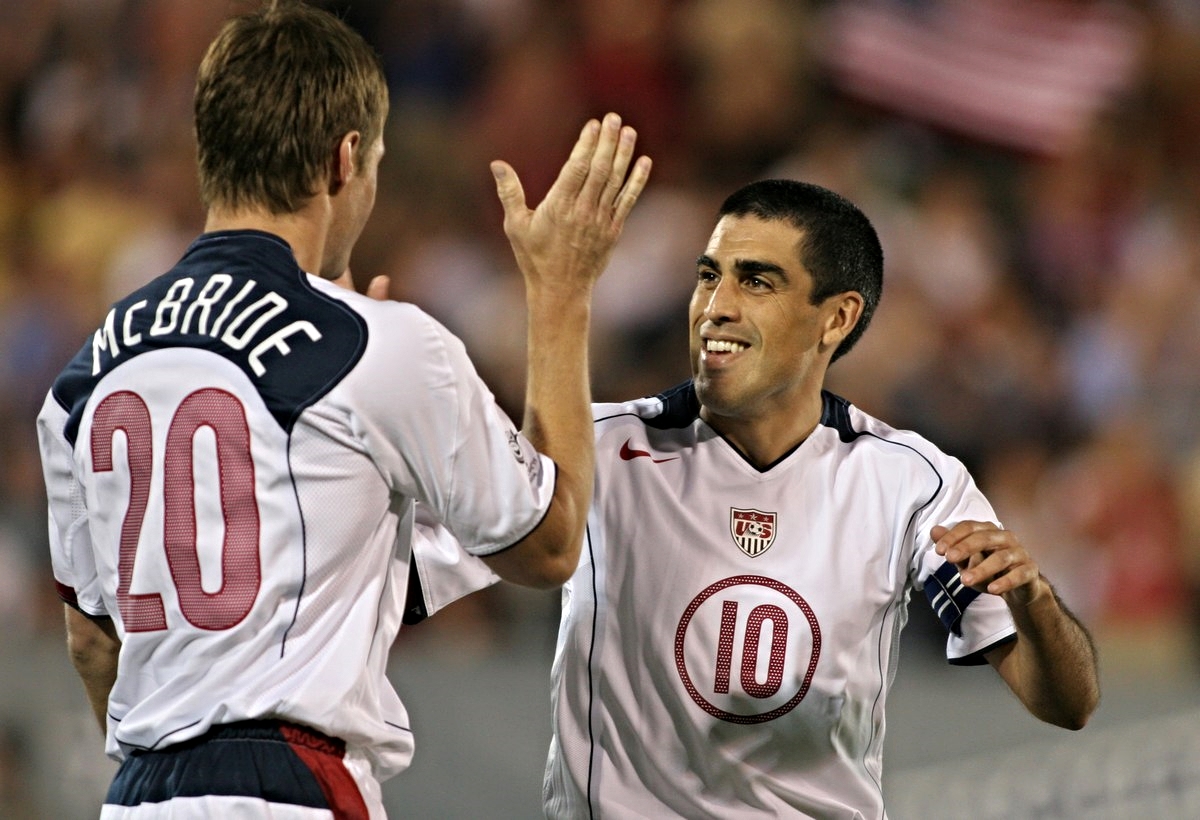 ClaudioReynaBrianMcBrideUSMNT1-ISIPhotos.jpg