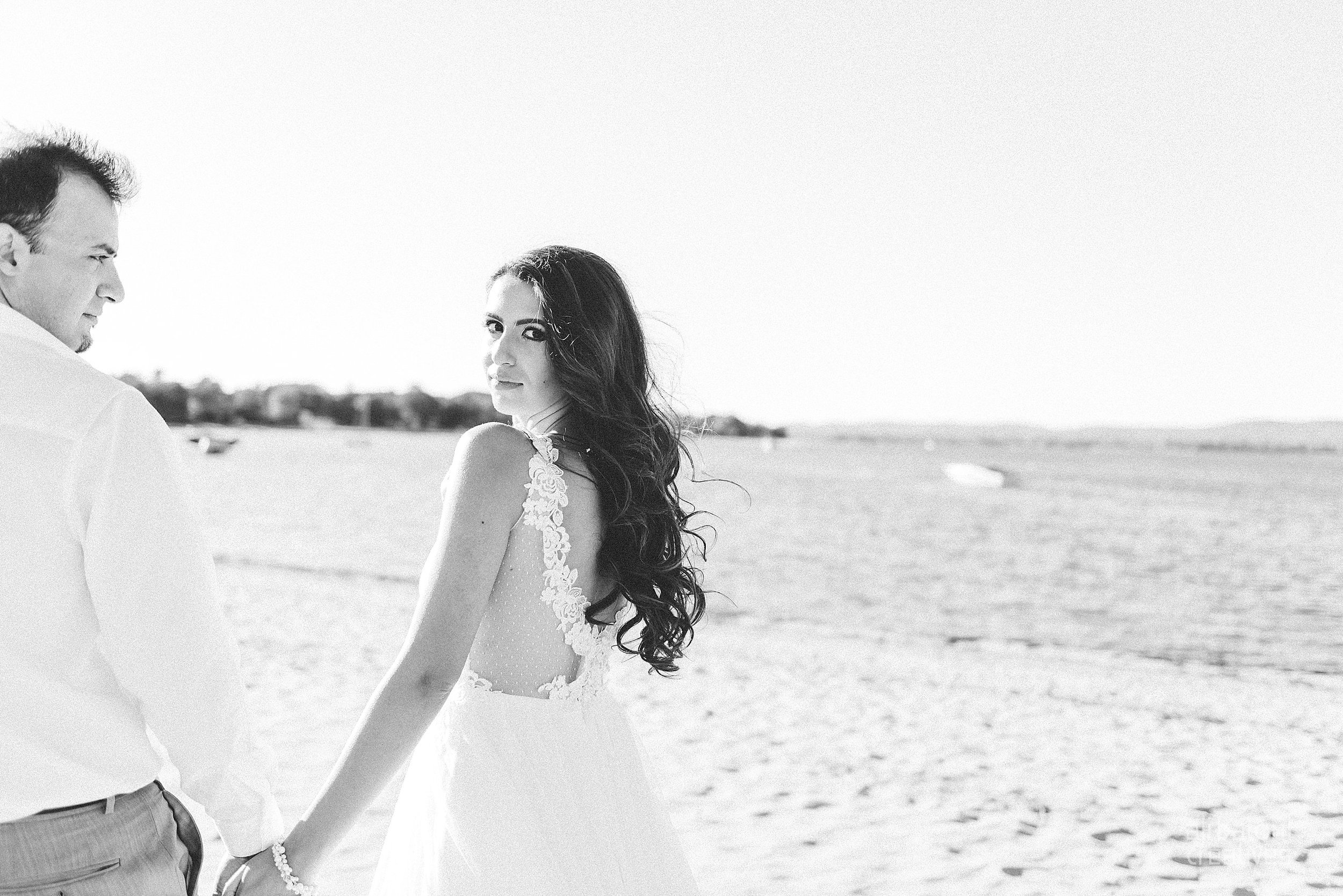 Alaa + Jad - Ottawa Beach Bridal Shoot (Ali Batoul Creatives)-47_Stomped.jpg