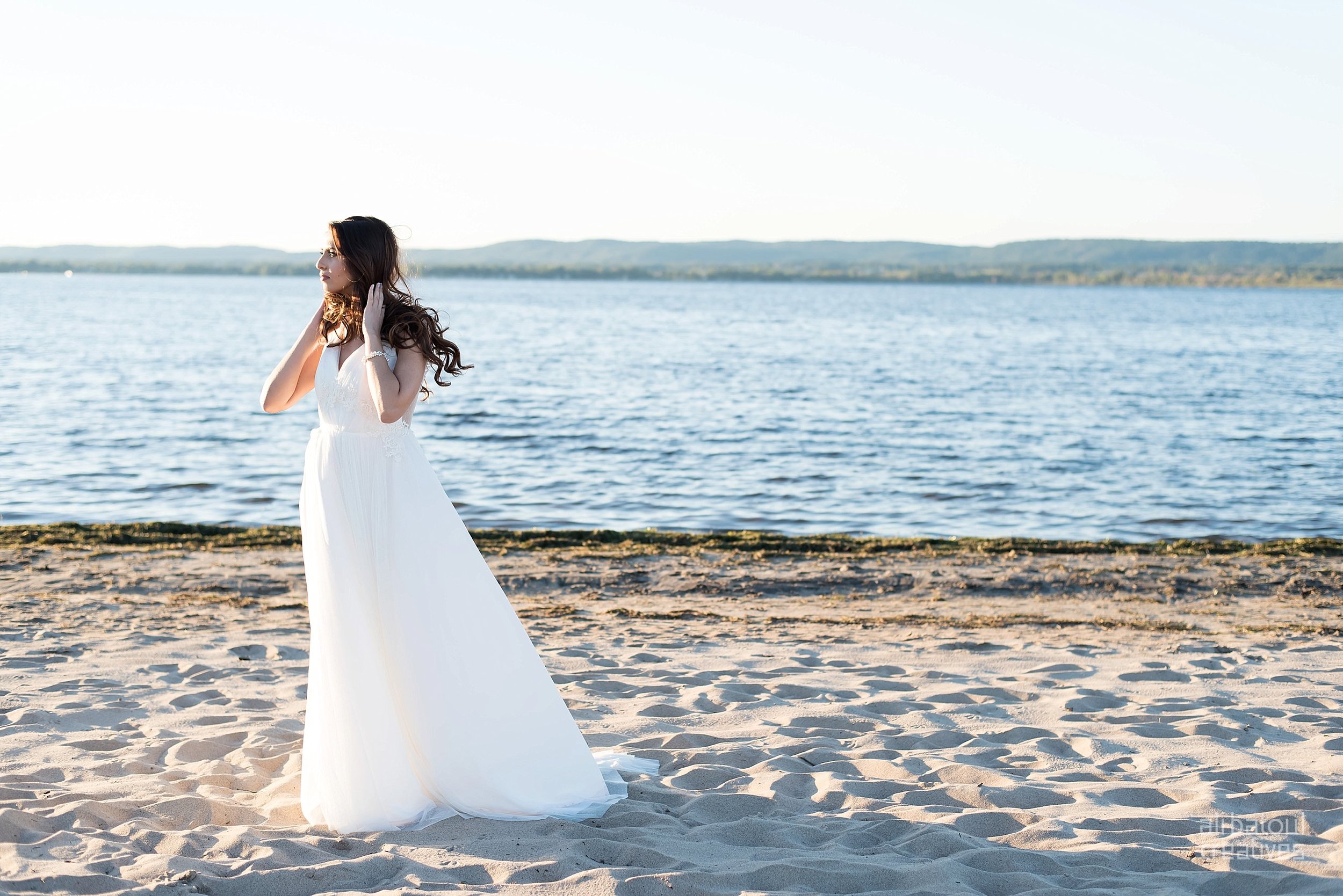 Alaa + Jad - Ottawa Beach Bridal Shoot (Ali Batoul Creatives)-113_Stomped.jpg