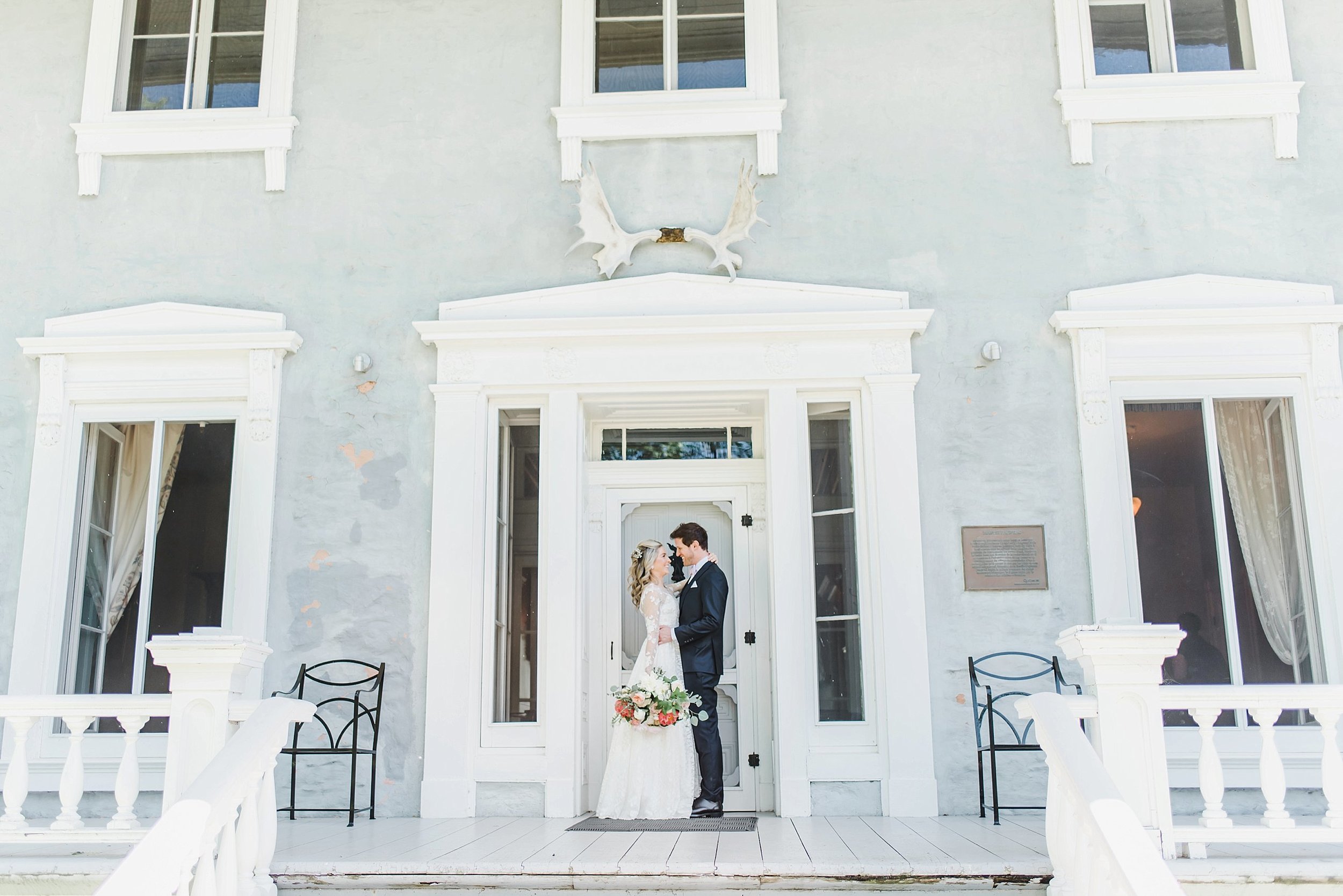  Jonah and Emily had pointed out the Manoir Papineau, an 1800s national historical site on the venue grounds as the perfect backdrop for their portraits. 