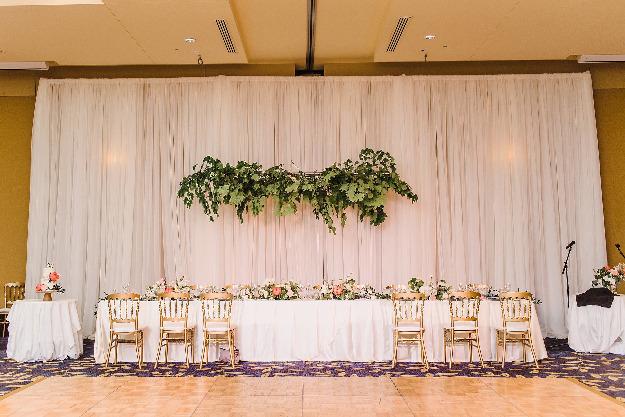  Fresh greenery, pink, nude, white flowers and lots of gold and blue linens filled the Outaouais Room that night! 