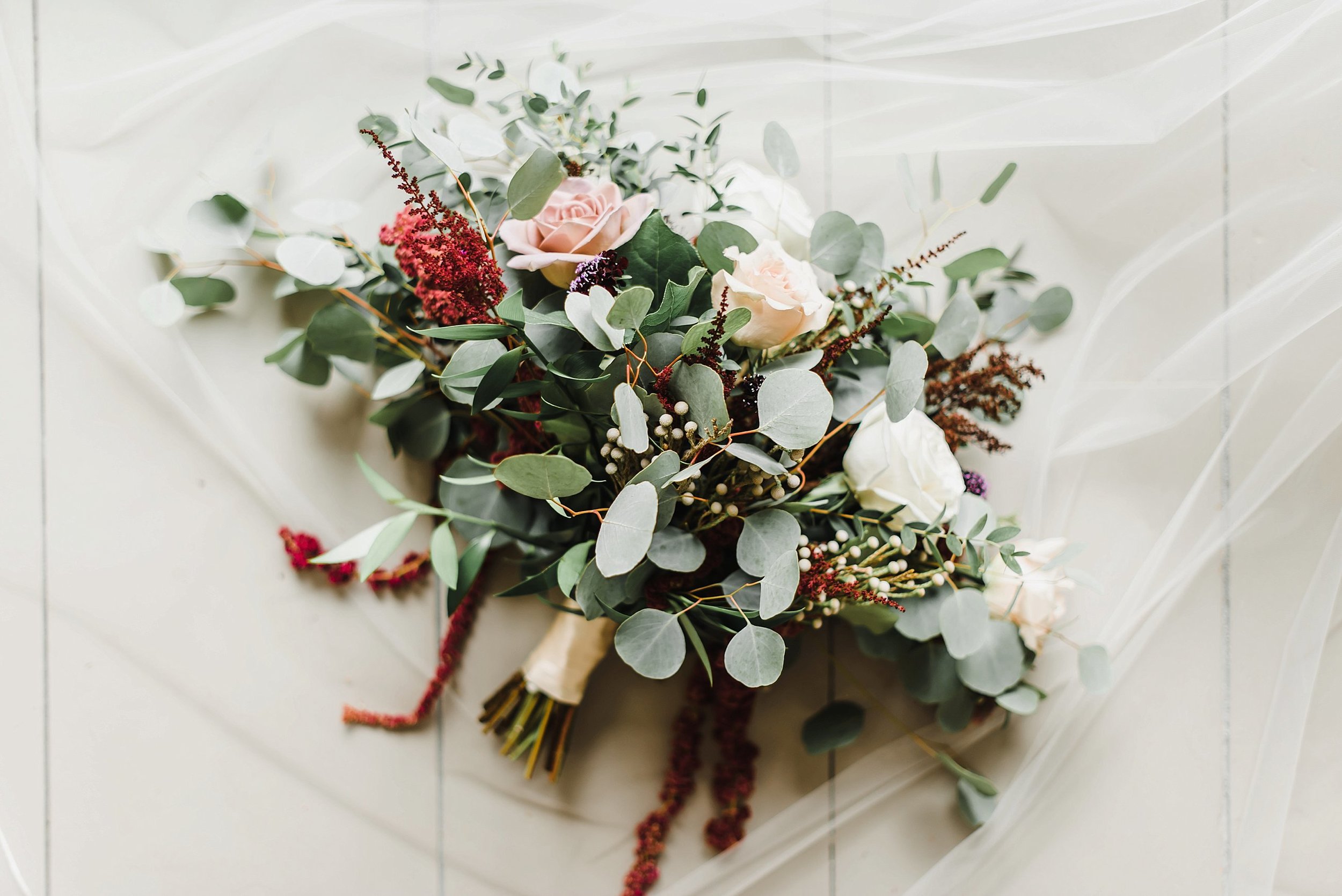  Wedecor designed all of Hayley’s florals with a huge fall-toned bouquet to complete her look. 