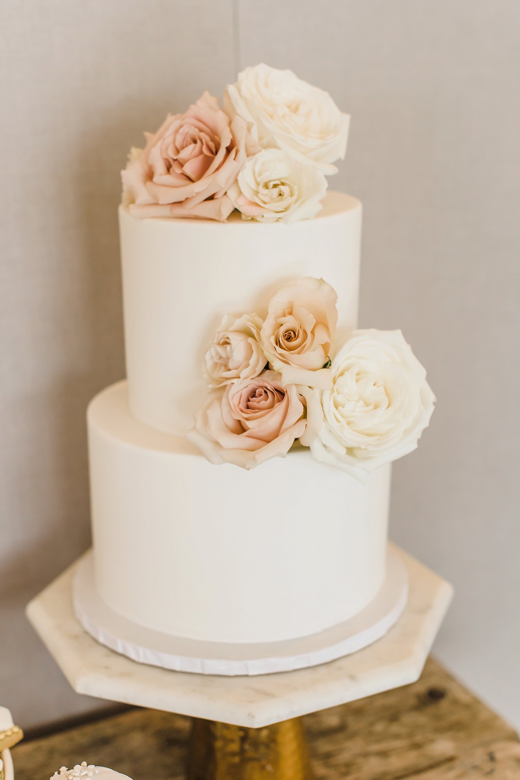  Batter Up Bakery’s gorgeous, minimalist multi-layered cake!  