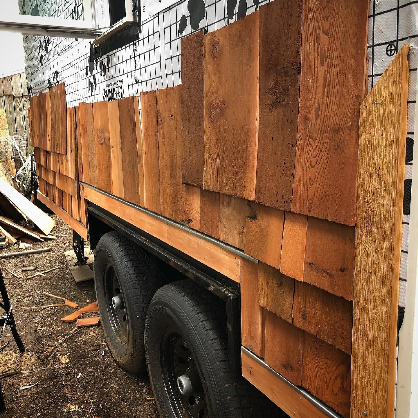 We managed to get one more bundle of shingles onto the house before the weather set on us. 

#tinyhouse #tinyhome #diy #cedarshakes #buildyourownhome