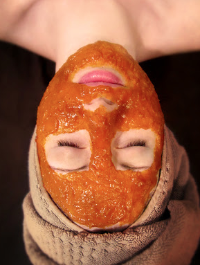 Rhassoul Clay, Orange Peel, Vanilla Powder, Pumpkin Powder, + Nutmeg Skin Mask