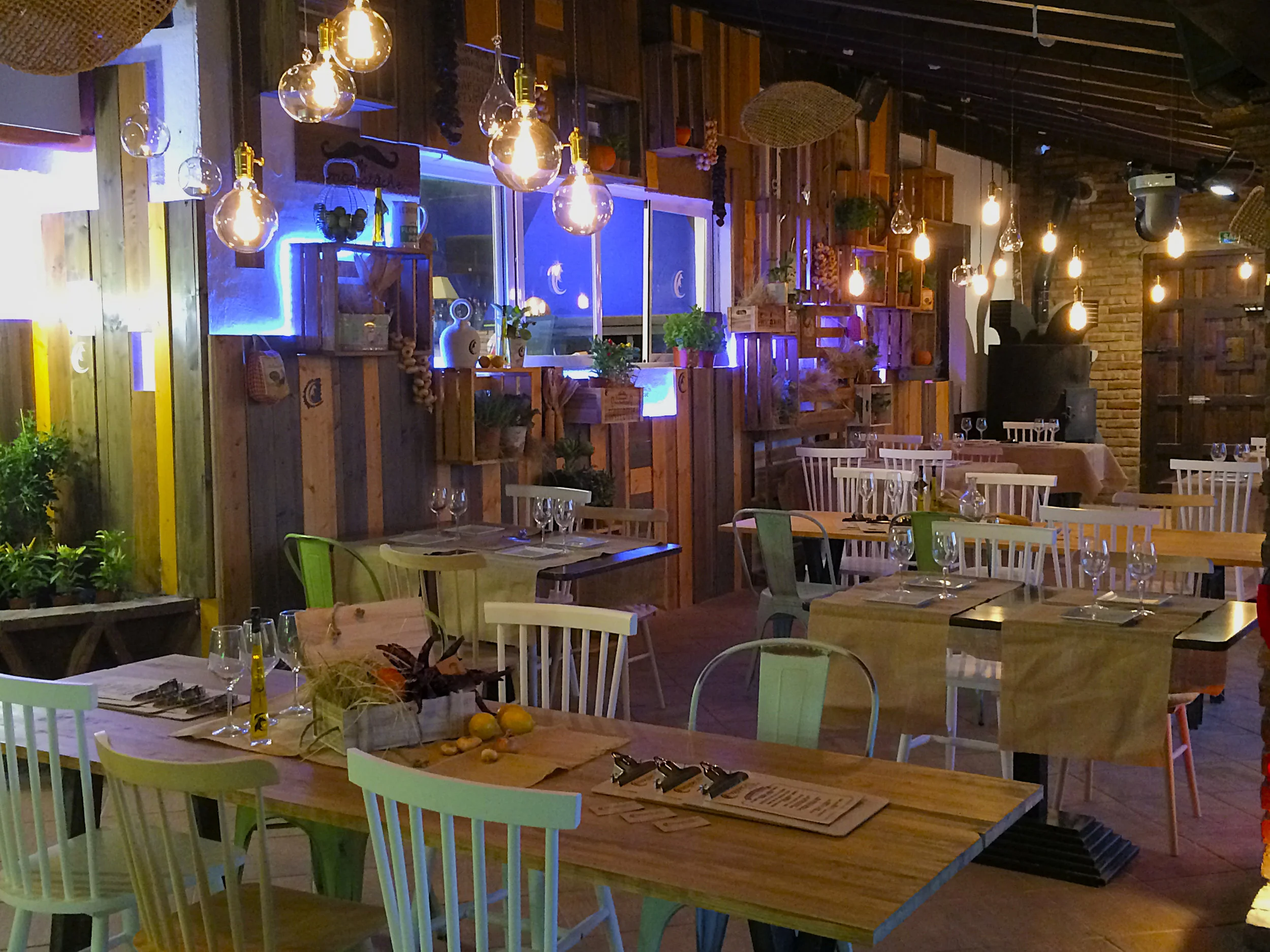 HOUSE CAFÉ RESTAURANT. Refugio en Granada