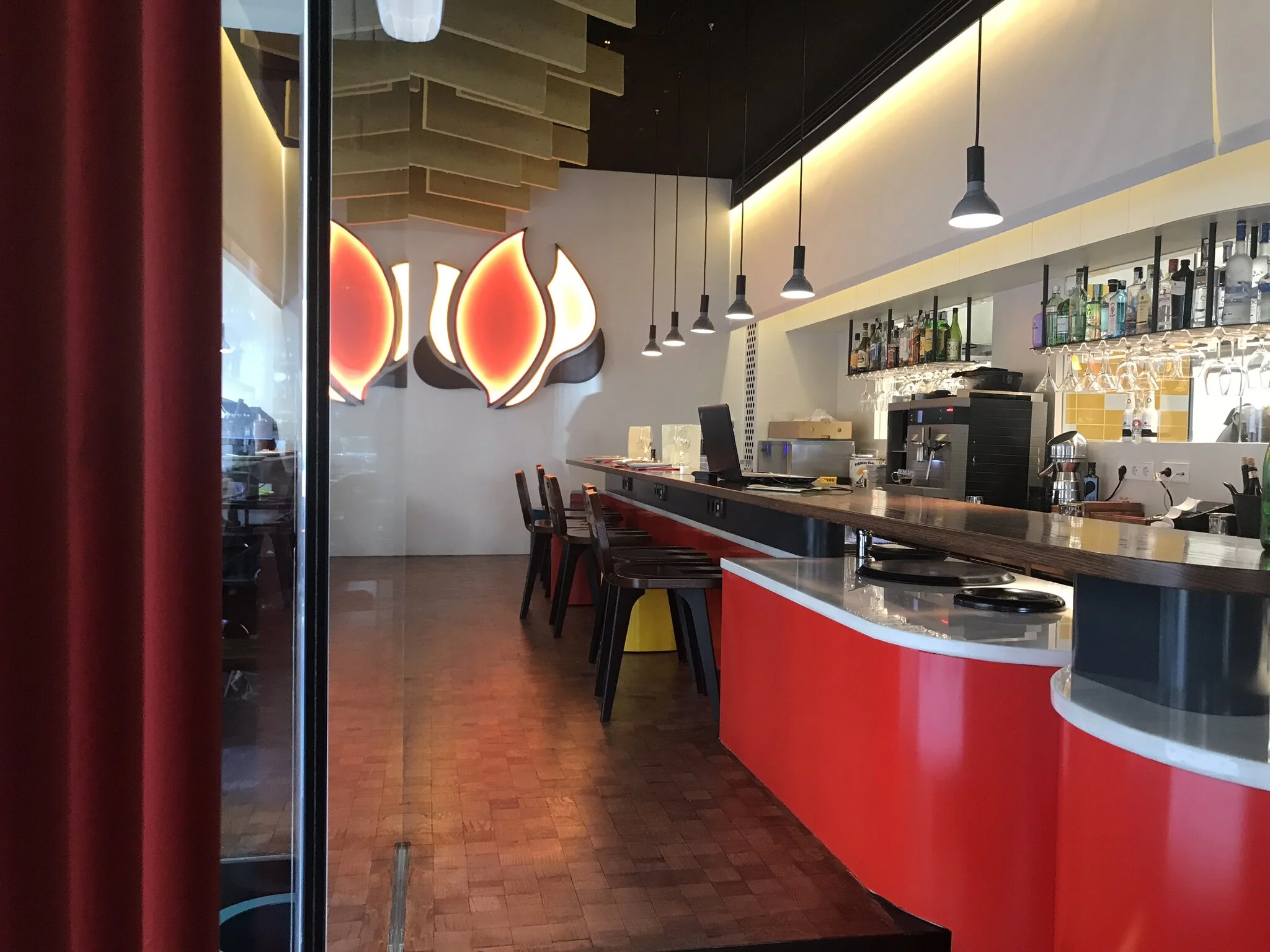 AMPLIACIÓN YAKITORO c/Reina 41 (Madrid)