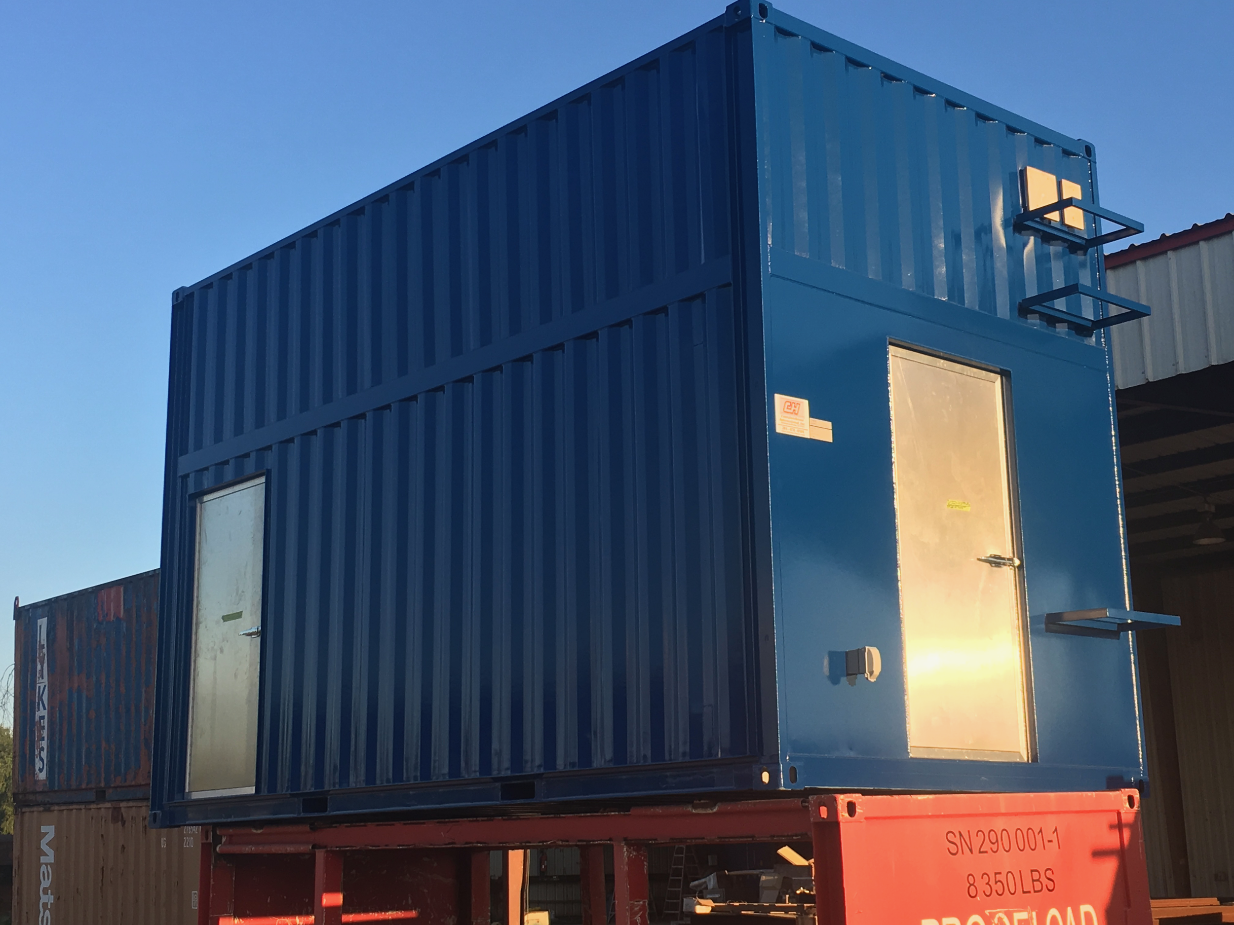 container house 13ft 002.png