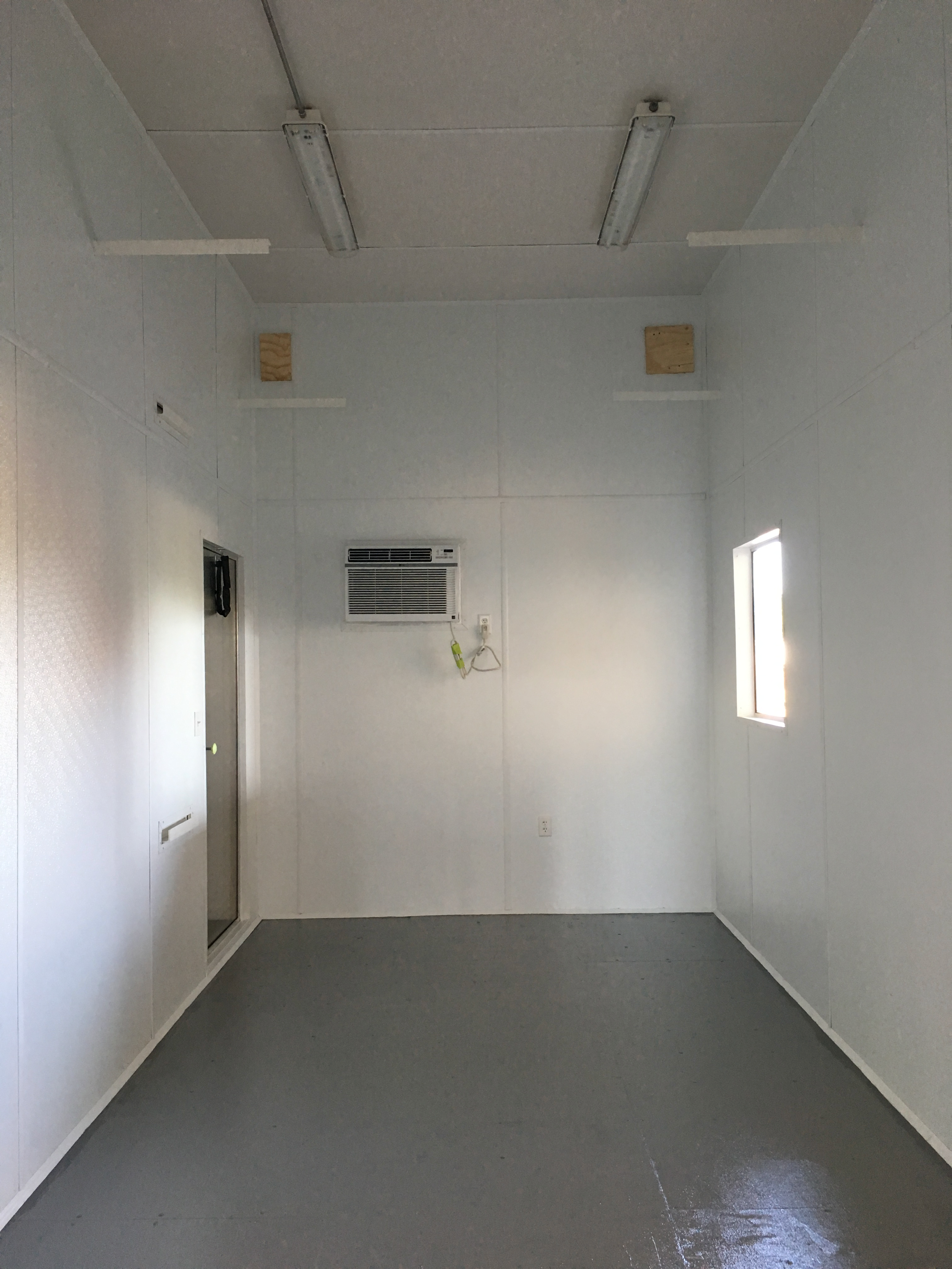 container house 13ft 003.png