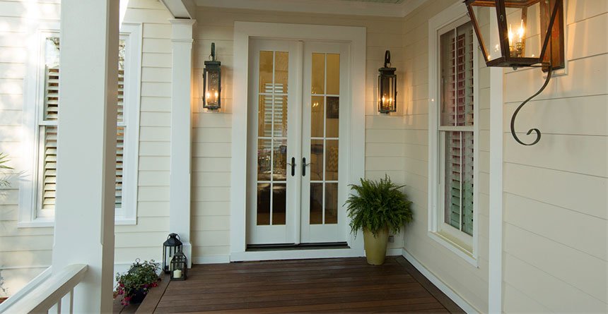 Front-Porch-Closeup-Of-Smooth-James-Hardie-Fiber-Cement-Lap-Siding.jpg