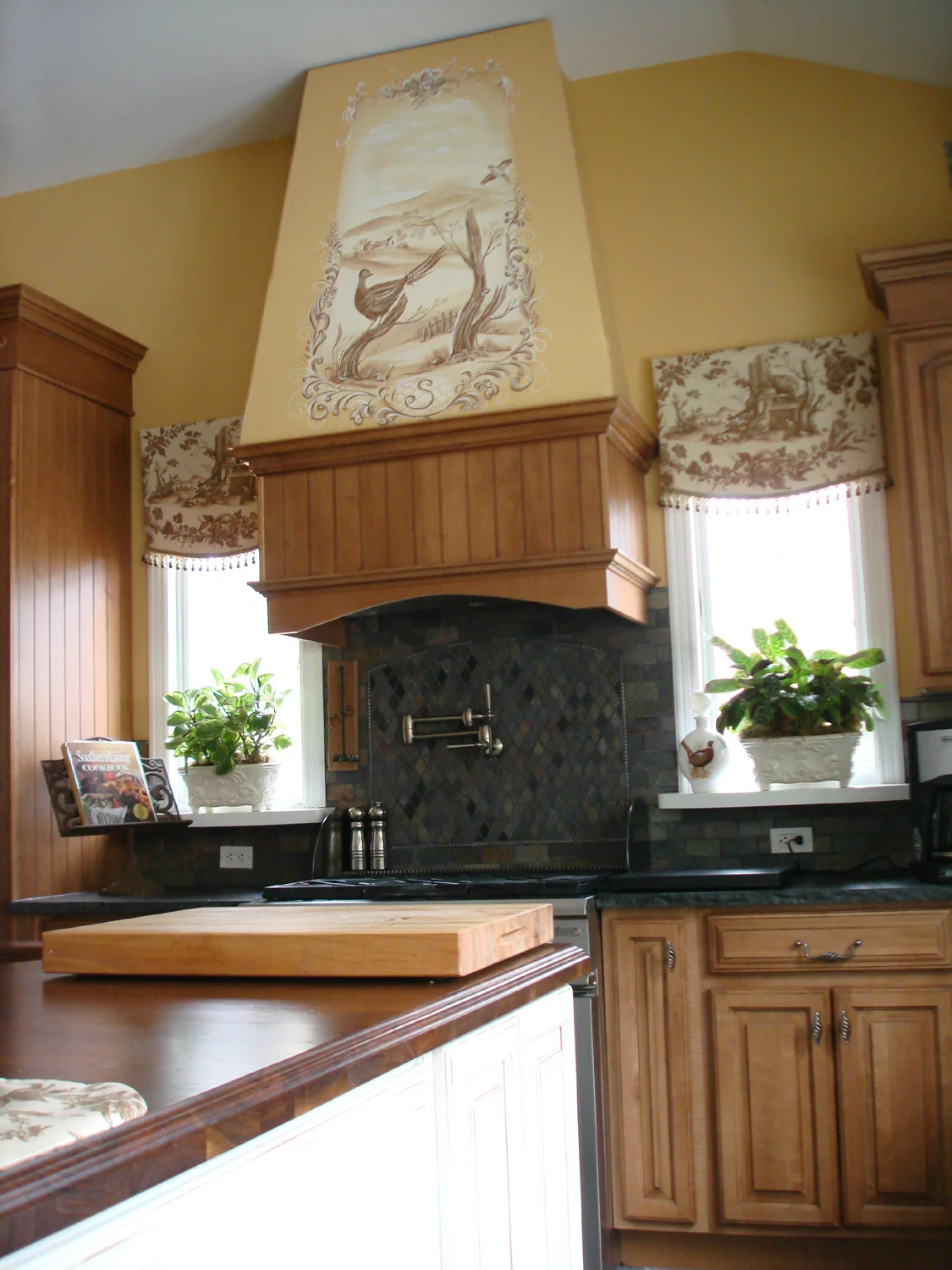 mural-custom-kitchen-renovation-dots-of-asrts.jpg