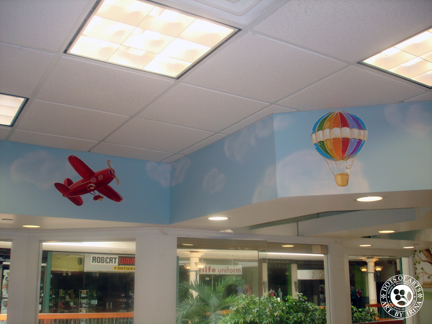 mural-sky-red-air-plane-air-baloon-custom-painted-kid-cutz-hair-salon-woodbridge-mall-NJ-dots-of-arts-copyright2015.jpg