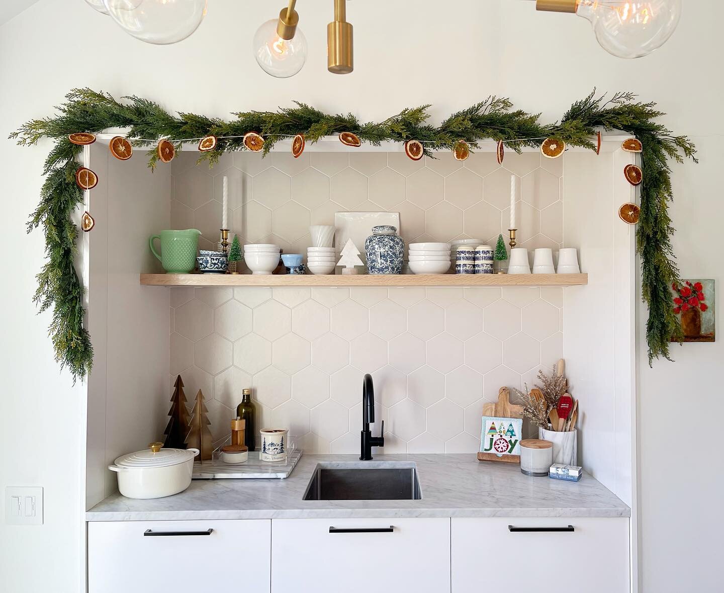 our little Christmas kitchen ✨