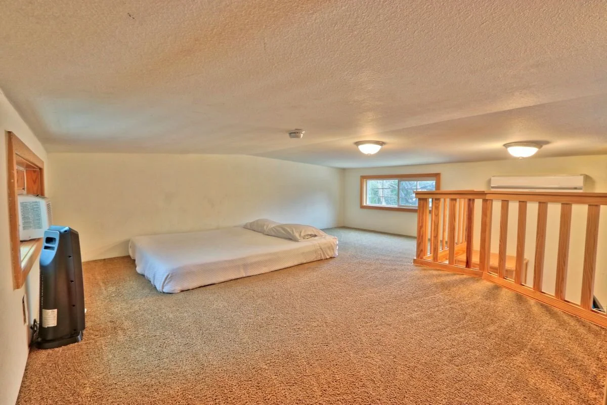 cabin loft.jpg