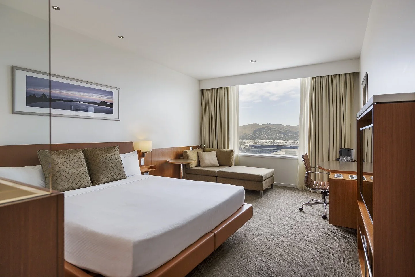 Novotel Christchurch Superior Guest Room.jpg