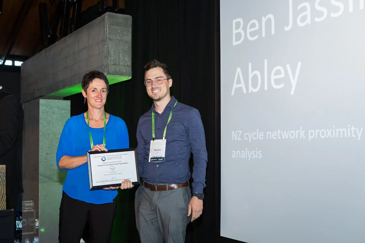 People’s Choice Award - Poster 