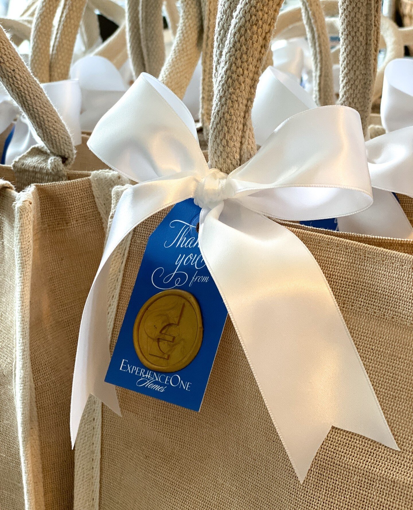 Leave your signature touch wherever you go. ✨ A custom branded wax seal and thank you tags on these closing gifts go the extra mile! ⁠
⁠
⁠
⁠
⁠
⁠
⁠
⁠
⁠
⁠
⁠
⁠
⁠
#BusinessGifting #CustomGifts #ClientGifts #CustomBranding #BrandedGifts #GiftBox #Employee