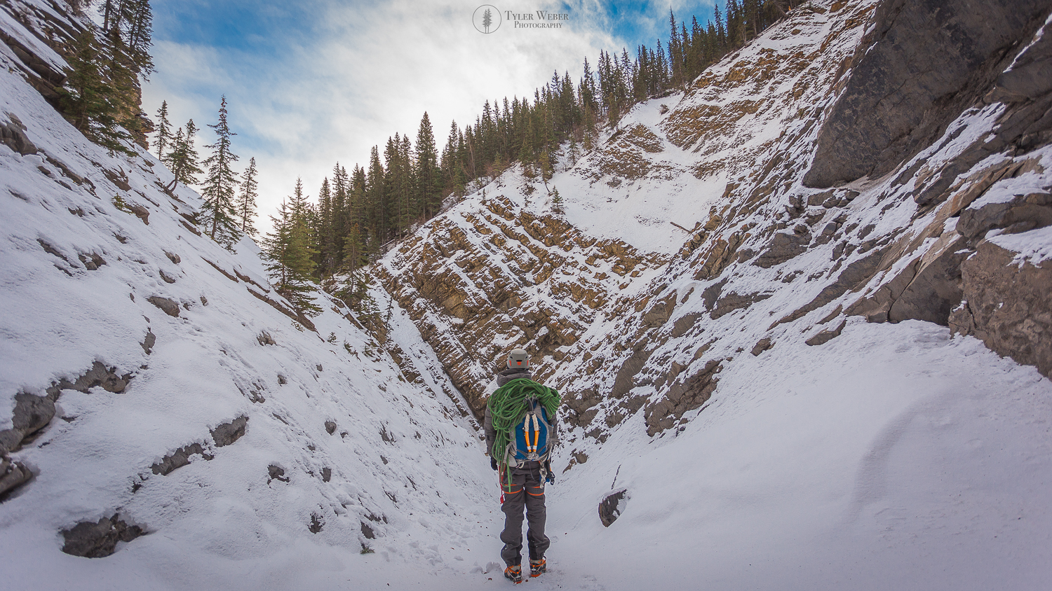 Leading lines in a beautiful canyon