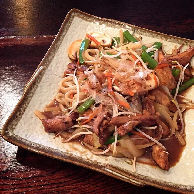 We've added Yaki Udon to our menu -udon noodles stirfried with a choice of chicken, beef, or prawn. 💥