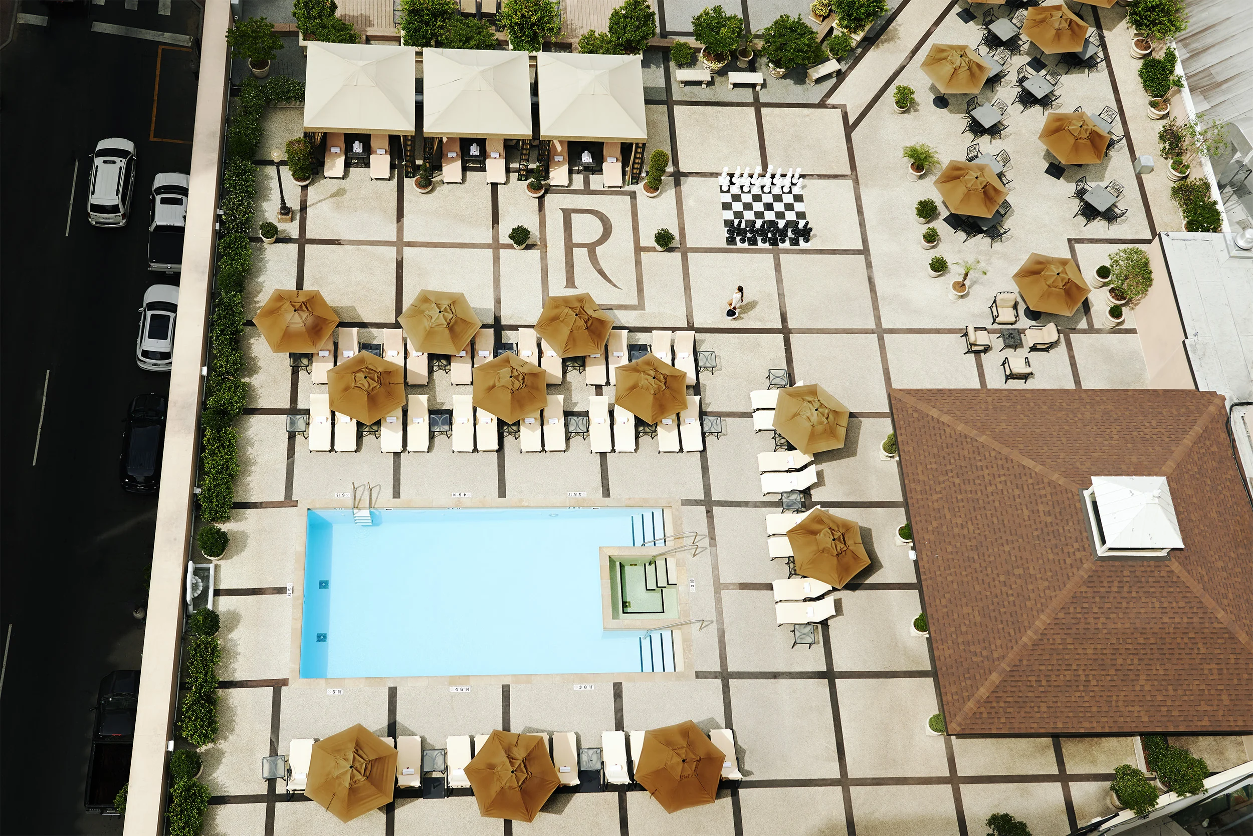 roosevelt_day3_pool_rooftop_14061.jpg