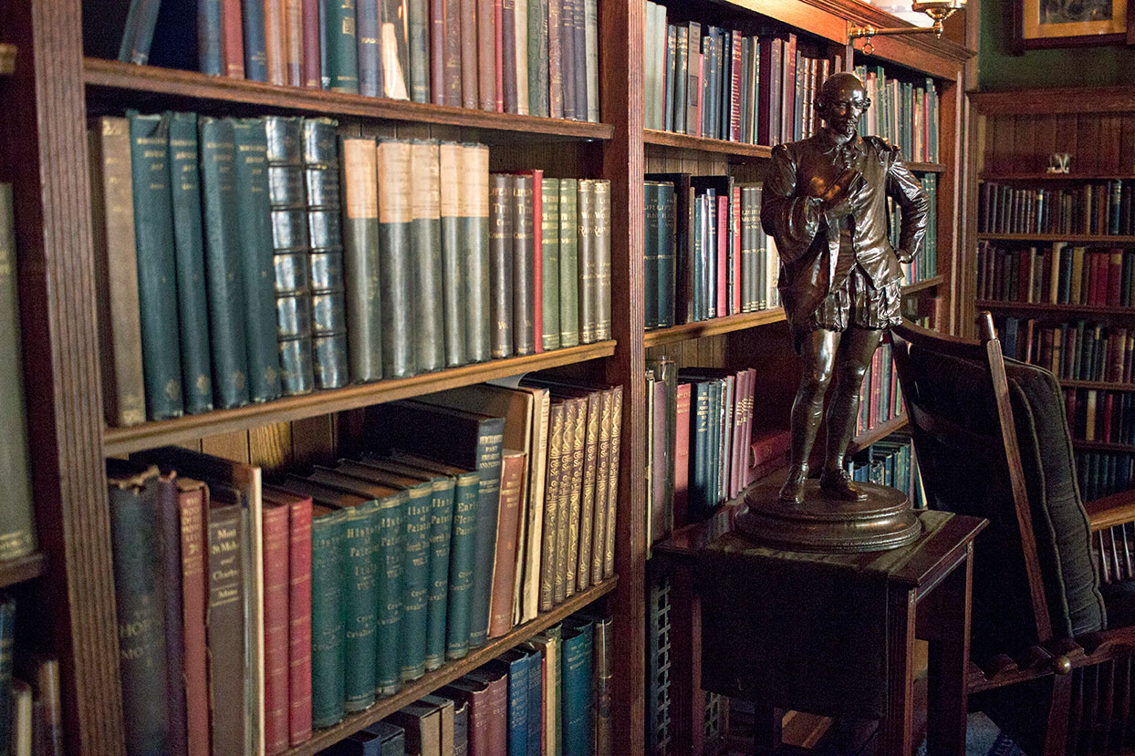 The Glessner’s Library