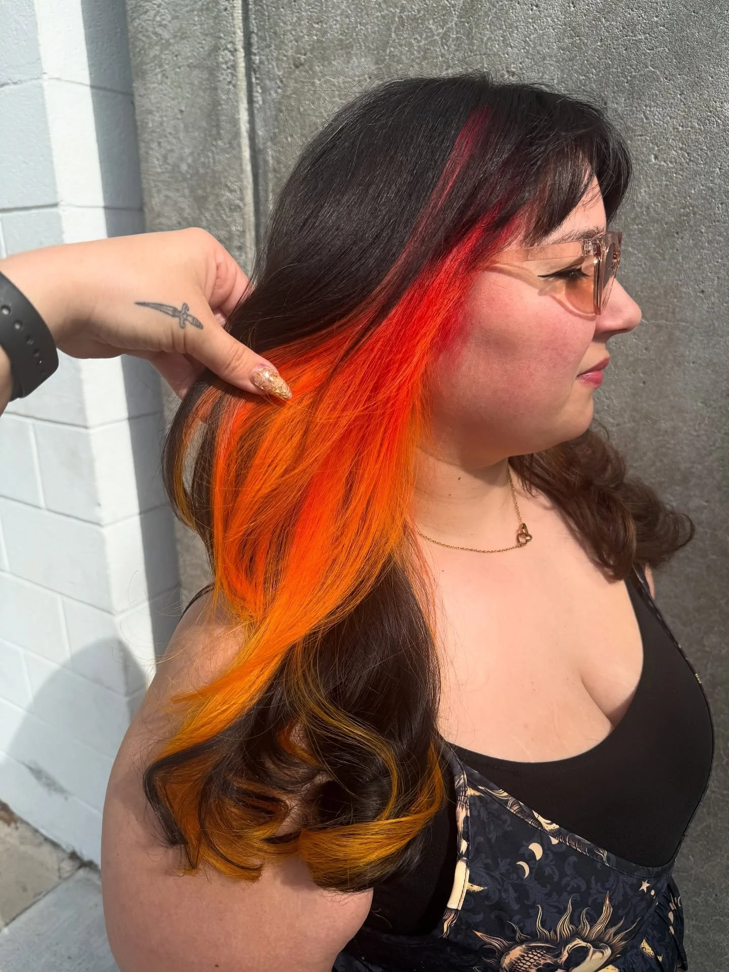 Sunset vibes ☀️🏝️
&bull;
&bull;
&bull;
&bull;
&bull;
#ColorBlock #SunsetHair #CreativeColor #Colorist #Wella #PulpRiot #CulverCityArtsDistruct #TheCompoundSalon