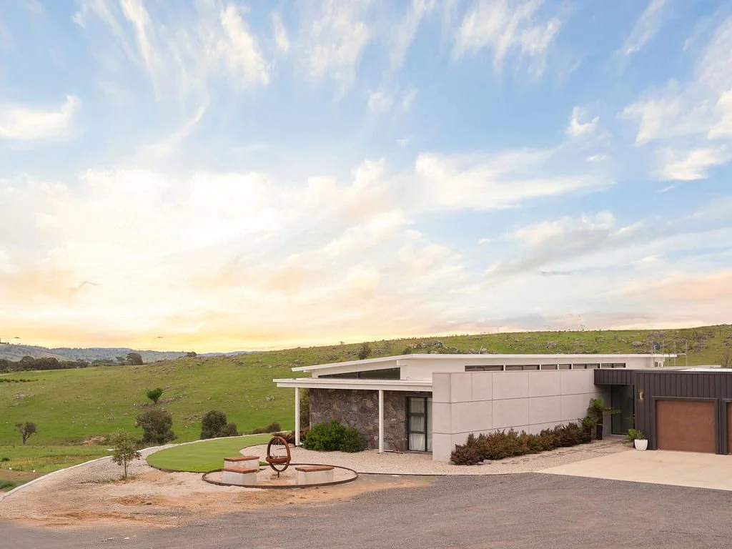  Line in the Sand - Jeir NSW  A new sustainable home in Jeir, a short drive from Canberra.  Photography: Anne Stroud 