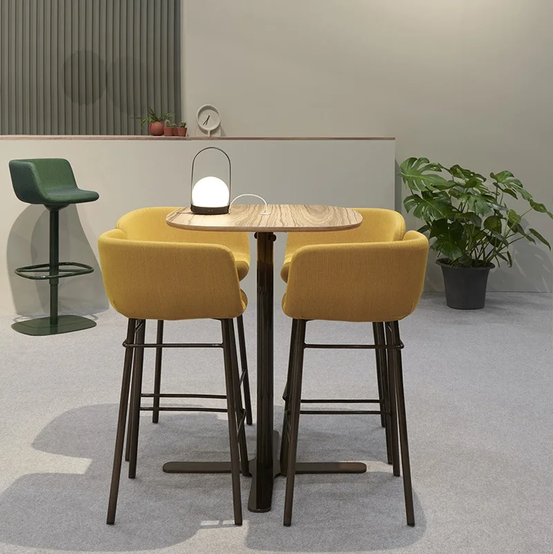 Xoko stool & Gune table