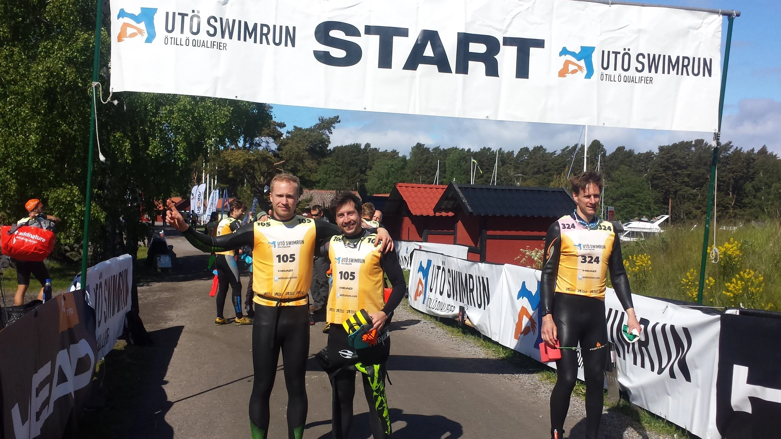 Tämä kuva samaten otettu vuonna 2015 Swimrunista Tukholmasta, jossa oli noin 30 kilsaa juoksua ja 4 kilsaa uintia. Mika on lähdössä matkaan hyvällä fiiliksellä, kuten kuvasta näkyy!