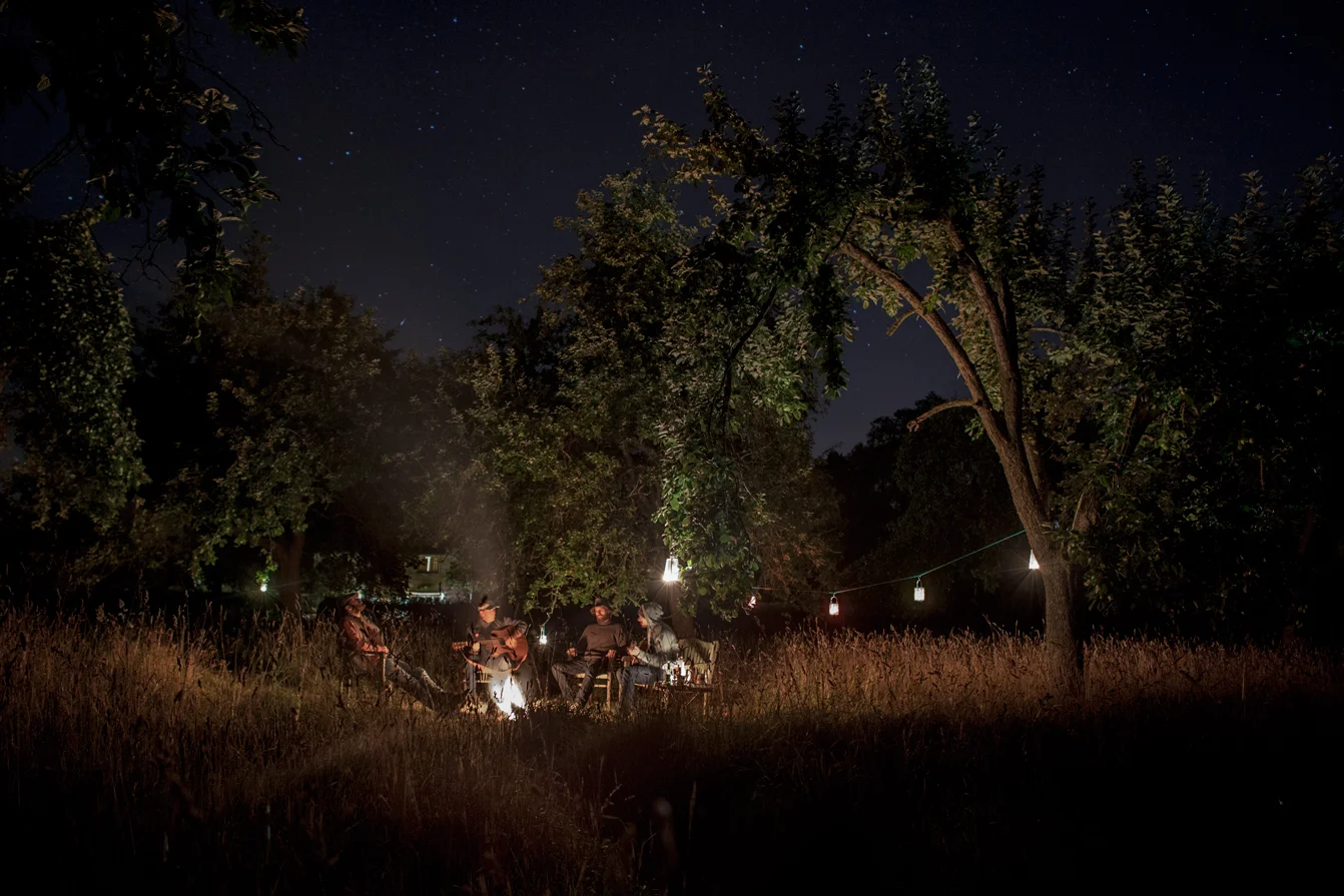aaron+chervenak+folk+night+campfire+tales+guitar+friendship.jpg
