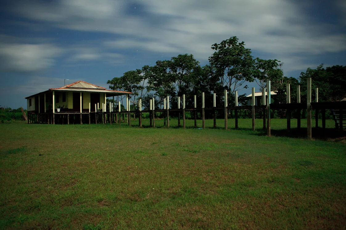 aaron+chervenak+river+house+amazon+lifestyle+brazil+riberinho+night.jpg